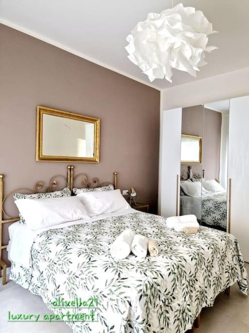 Olivella21 Luxury Apartment Montesanto Неаполь Екстер'єр фото